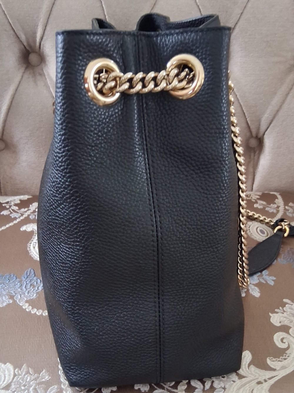 Gucci Soho Leather Shoulder Bag with Gold Chain - Picture 10 of 15